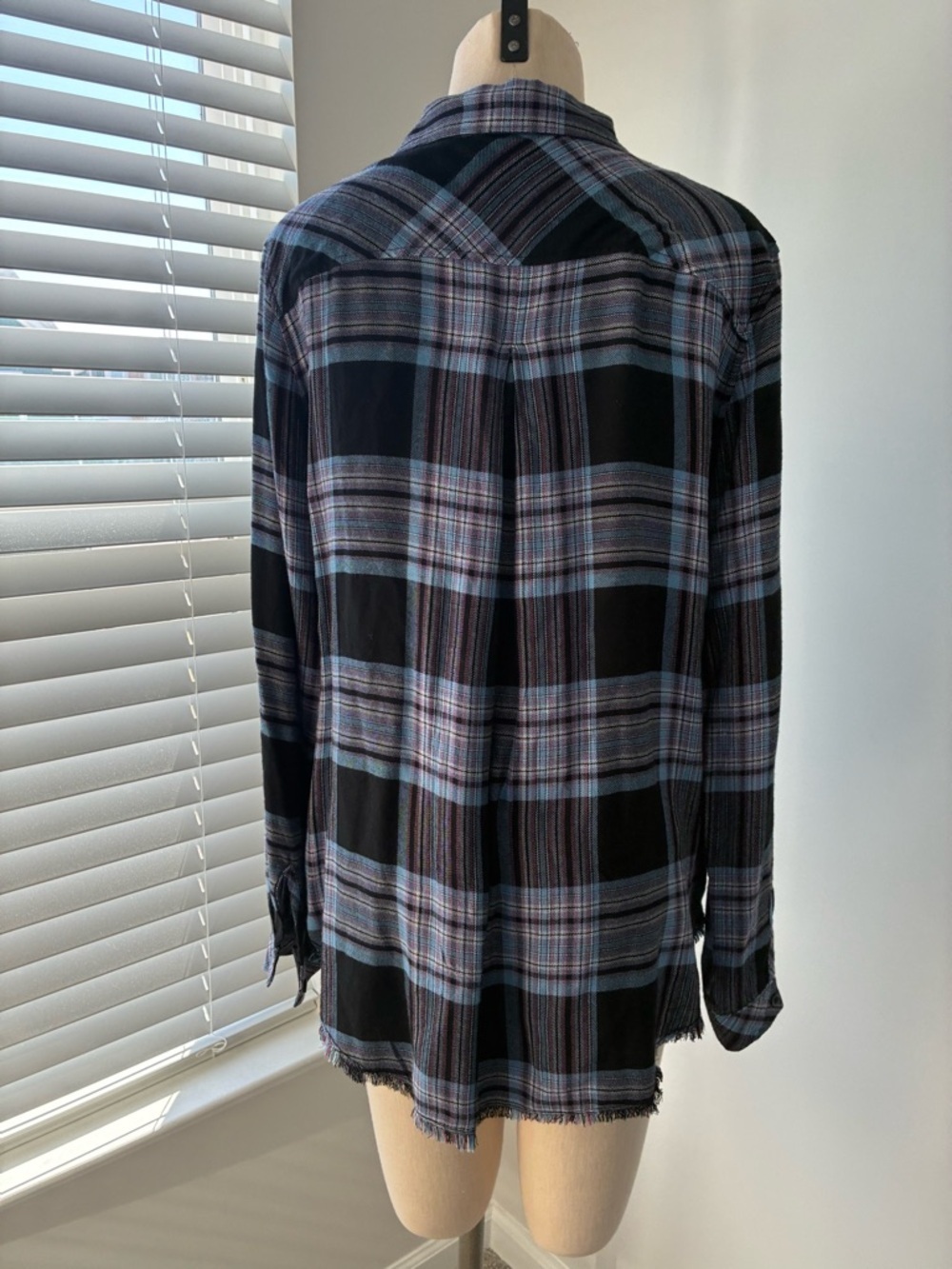 Cloth & Stone Anthropologie Women's Blue Raw Hem Flannel Button Down - Picture 5 of 9